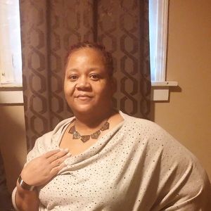 Meet your Posher, Yolanda